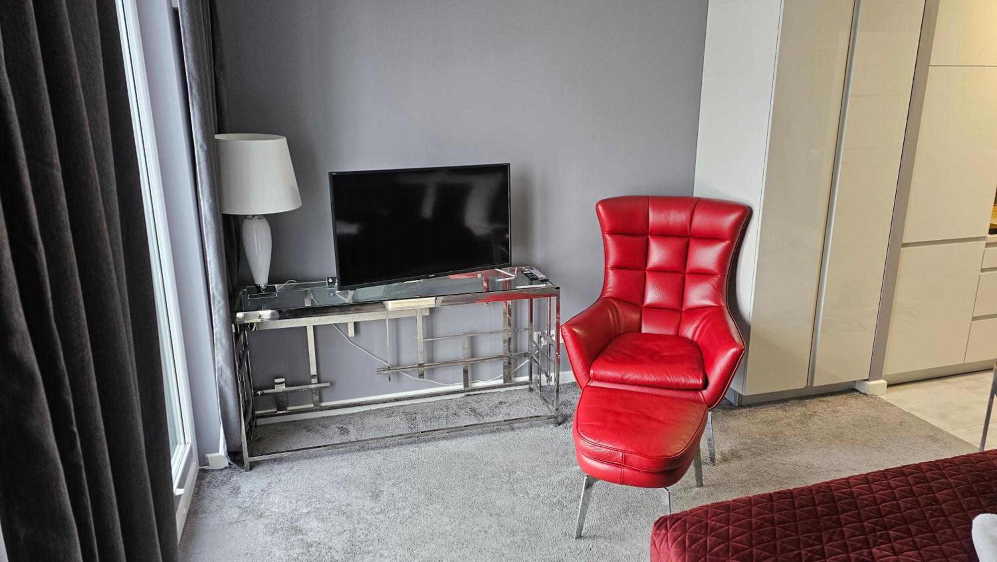 Apartamenty Wola Tower Na Prymasa - Z Widokiem Na City Warsaw Exterior photo