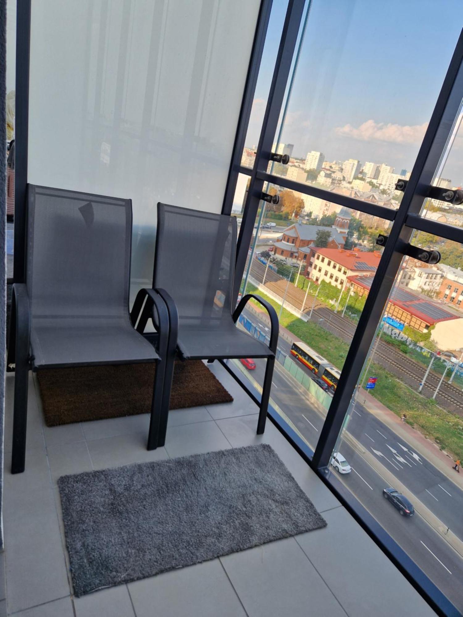 Apartamenty Wola Tower Na Prymasa - Z Widokiem Na City Warsaw Exterior photo
